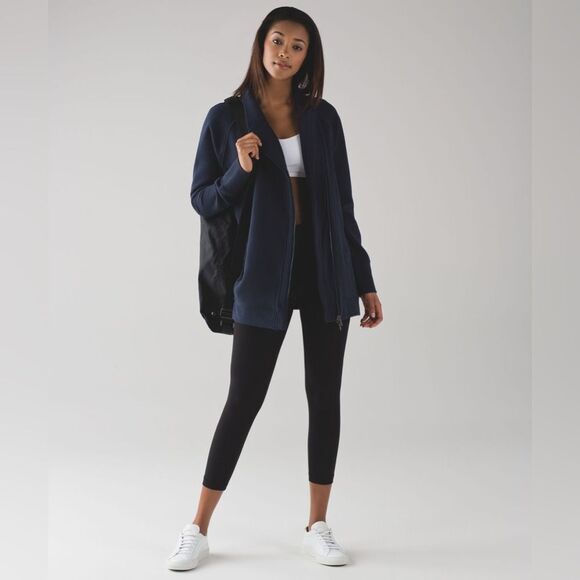 EUC Lululemon Back To It Wrap Inkwell - Picture 6 of 8